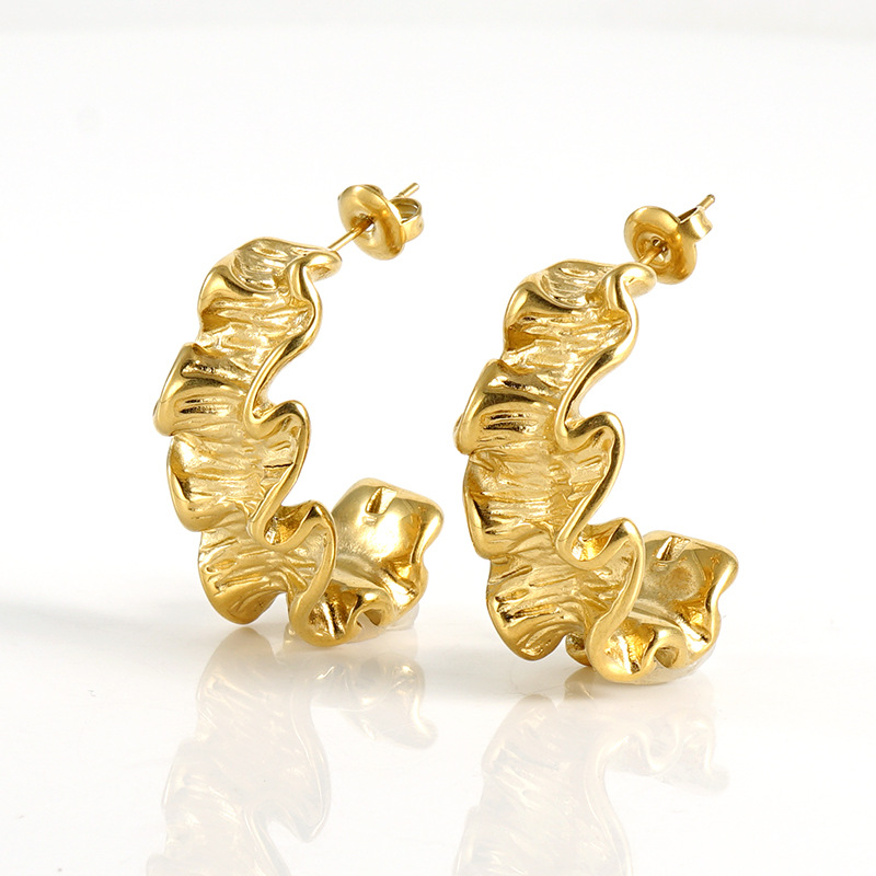2024 Trendy Women Jewelry 18K Gold Plated Waterproof Stainless Steel Hypoallergenic Fold Textured Cc Stud Earrings
