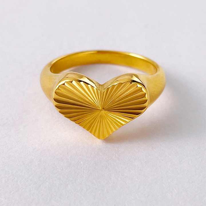 18K Gold Plated Stainless Steel Waterproof Heart - Shaped Ring - Stylish and Durable Summer Jewelry