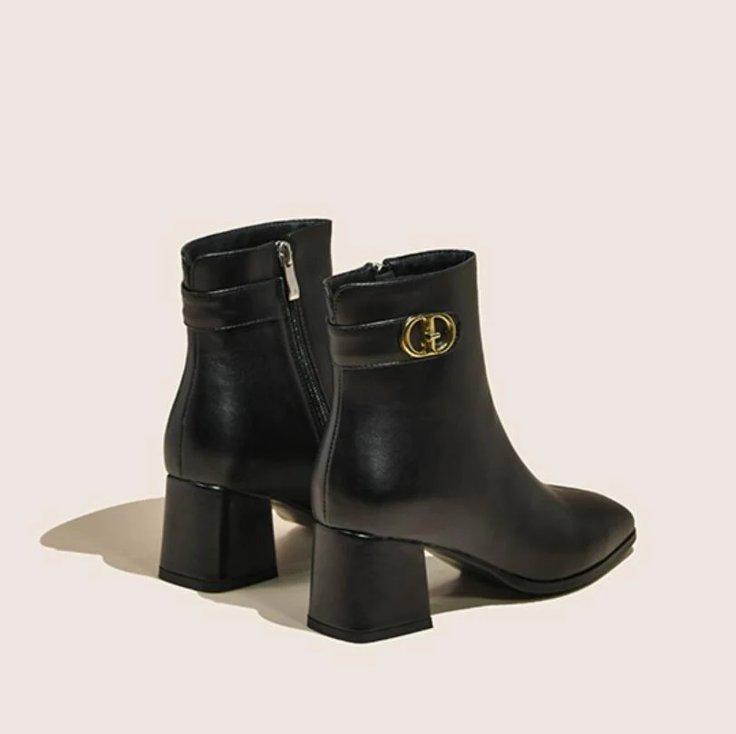 Ladies Petite Size 2 Ankle Strap Short Boots