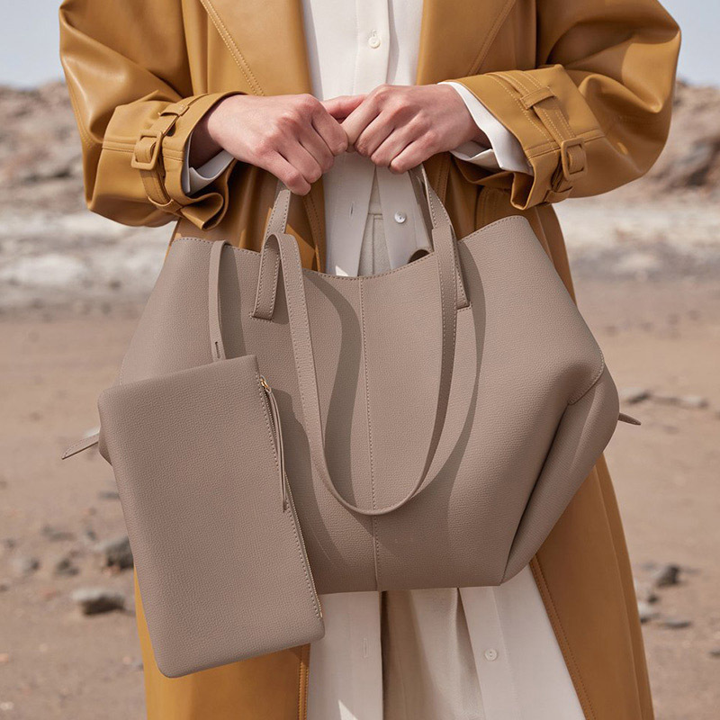 New Designer Famous Brands Large Capacity Genuine Leather Tote Handbags for Women Luxury Ladies Sculptured Tote Bag with Logo